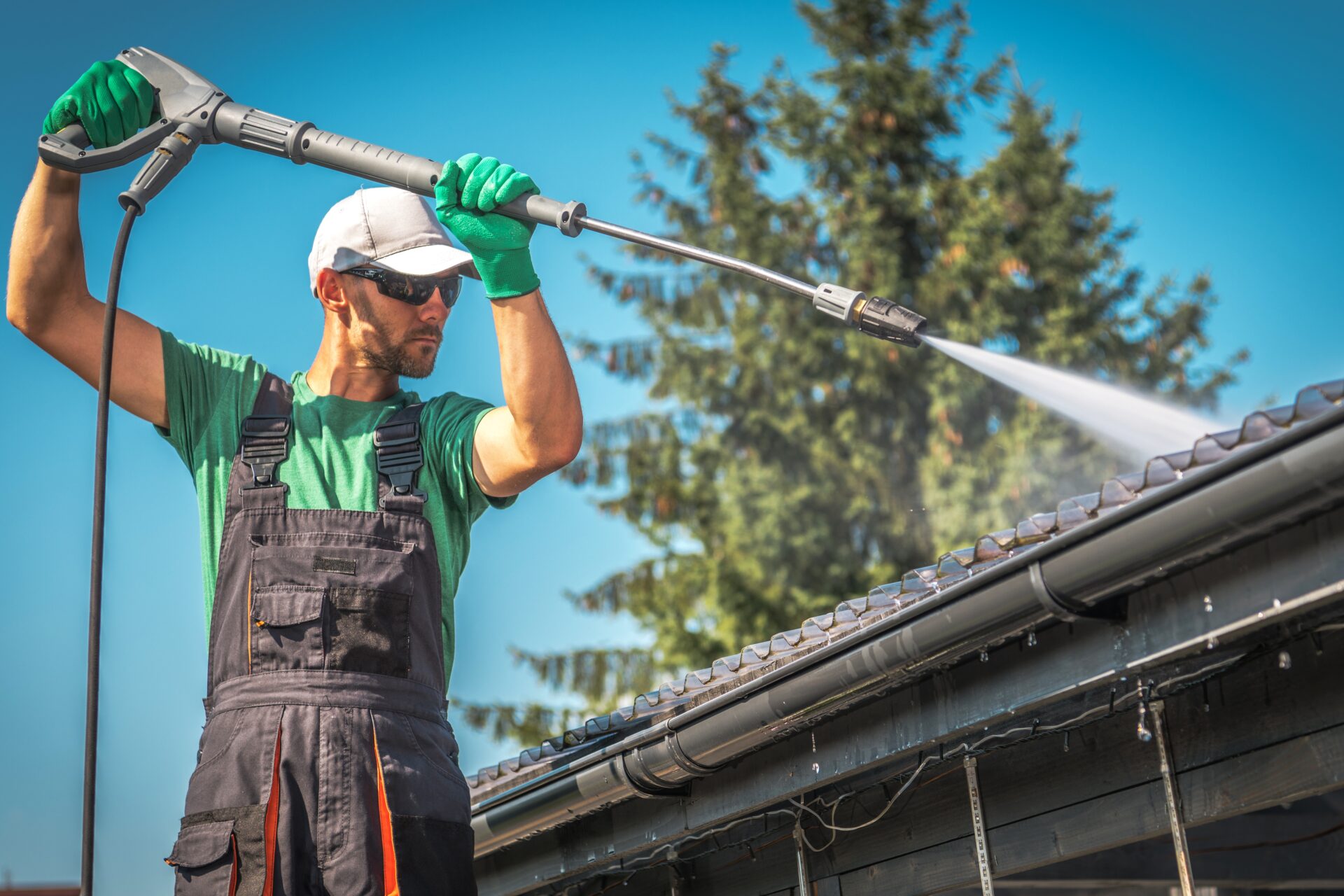 Gutter Cleaning: Keep Water Flowing & Avoid Damage
